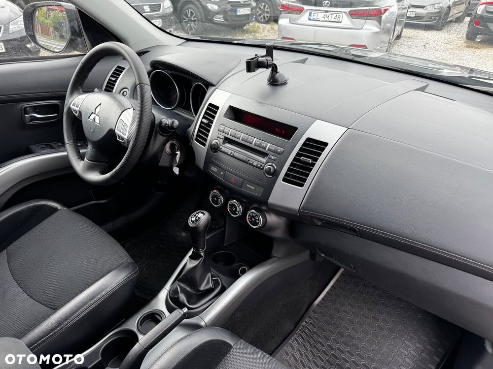 Mitsubishi Outlander 2.0 2WD Invite - 38