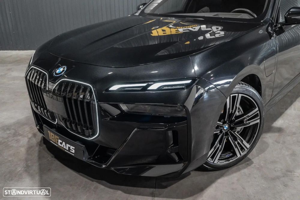 BMW 750 750e xDrive Pack Desportivo M - 40