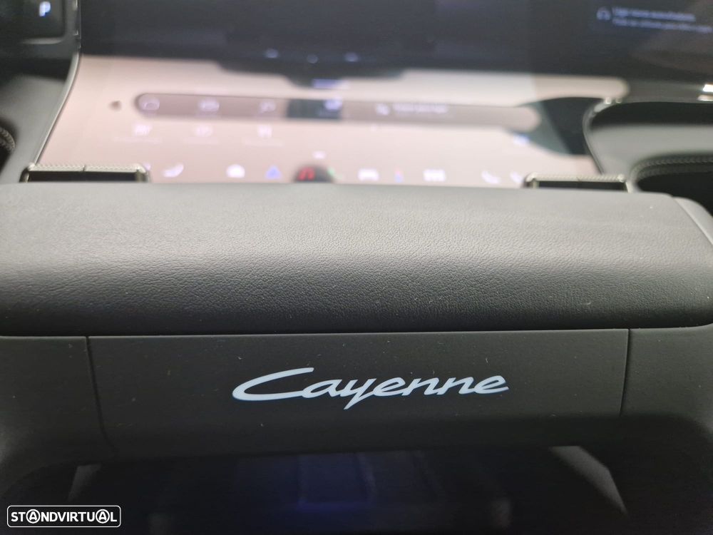 Porsche Cayenne Electric Turbo - 28