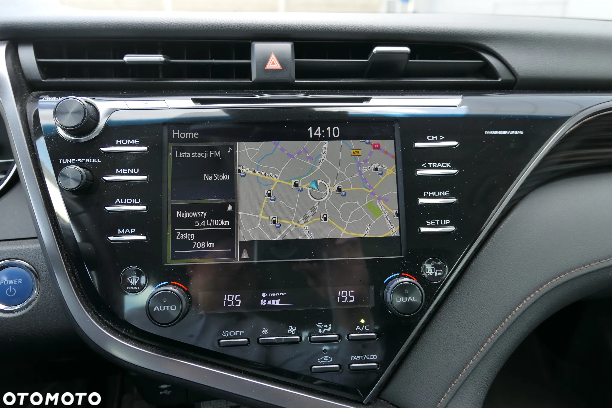 Toyota Camry - 10