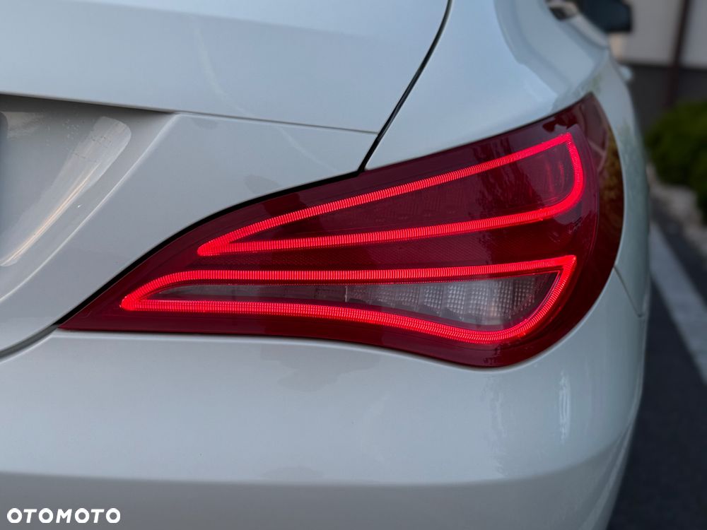 Mercedes-Benz CLA Shooting Brake 200 7G-DCT Urban - 26