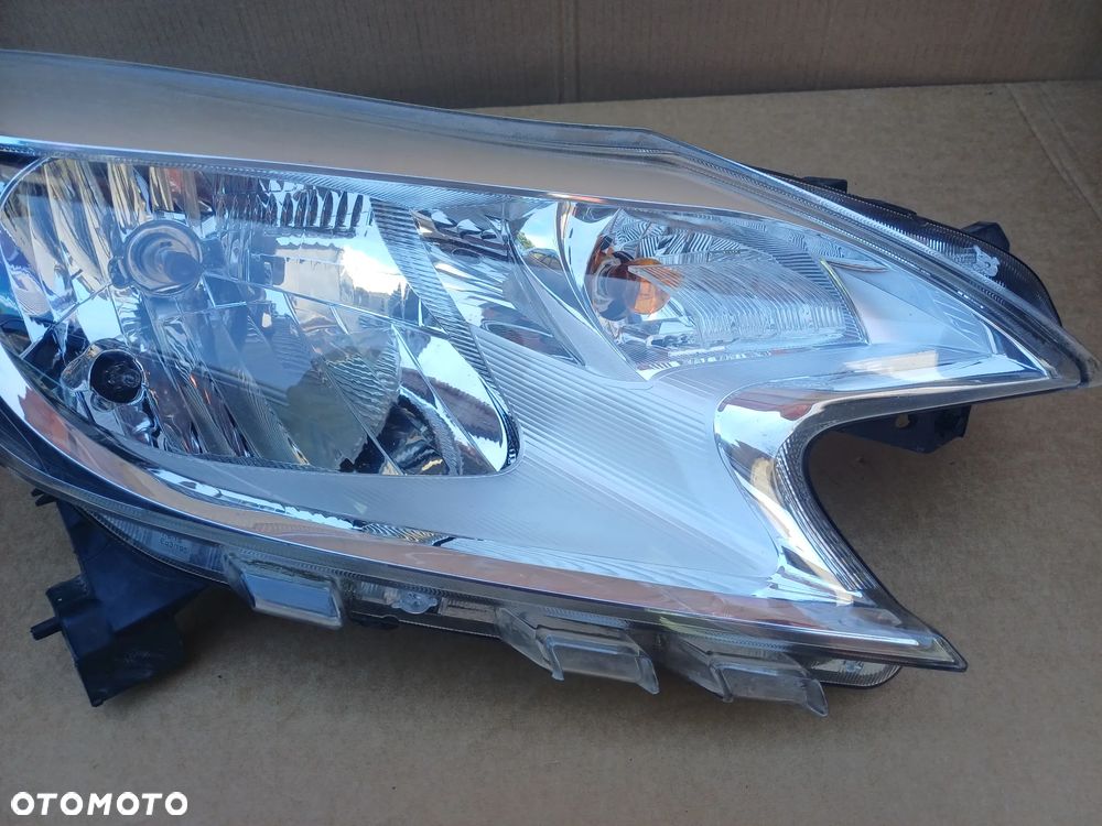 Nissan Note II E12 lampa prawy przod Europa - 8