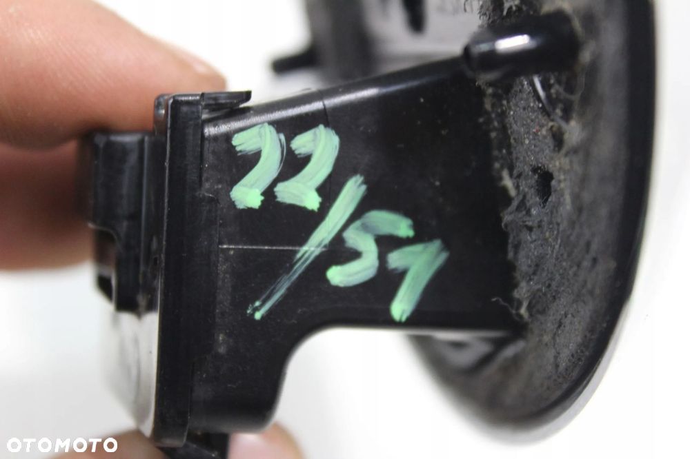 ZNACZEK EMBLEMAT TYŁ BMW M4 G82 POD KAMERE CAŁY 7887220 - 4