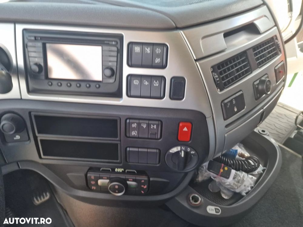 DAF XF 530, KIT BASCULARE, Cutie AUTOMATA+INTARDER 6 trepte, fuste sasiu, 530 CP Euro 6, jante ALUMINIU, Anv 315/80R22,5 70% ok, FRIGIDER, 2 paturi, girofaruri, parasolar, posibilietate leasing 3 ani, PROMOTIE 22.900 EUR+Tva - 25