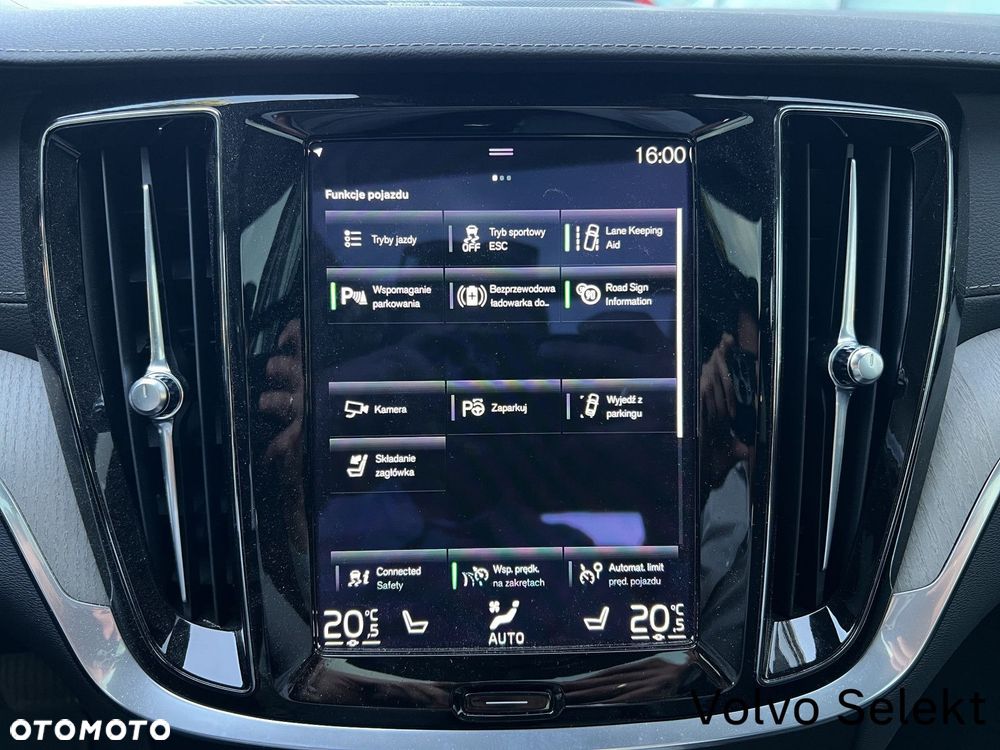 Volvo V60 Cross Country - 18