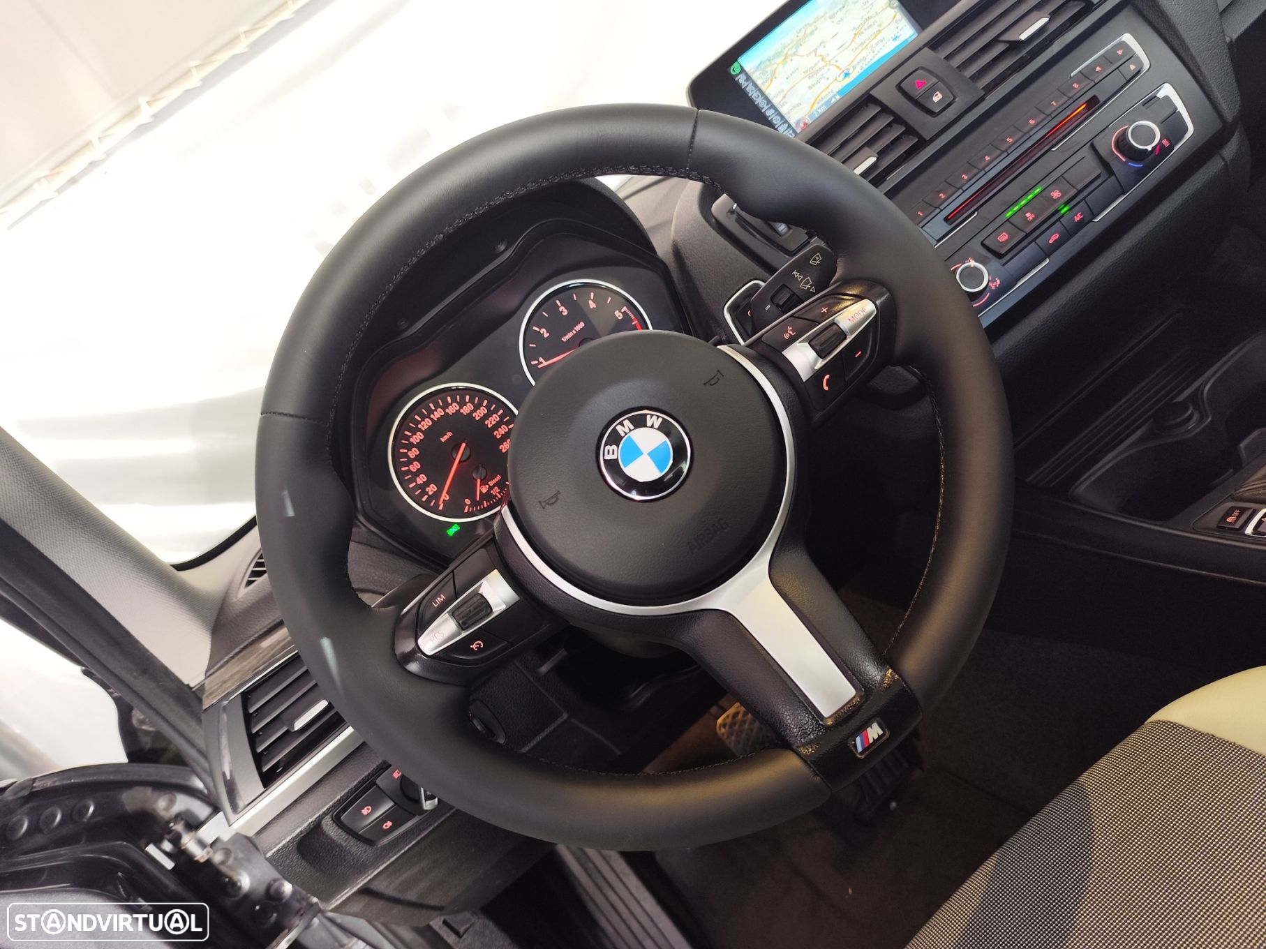 BMW 116 d Line Urban - 10