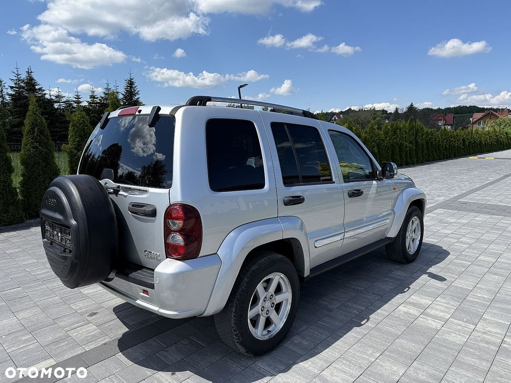 Jeep Cherokee 2.8 CRD Sport - 16