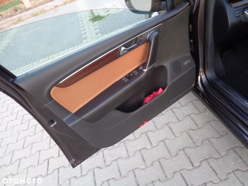Volkswagen Passat 2.0 TDI DPF Highline - 27
