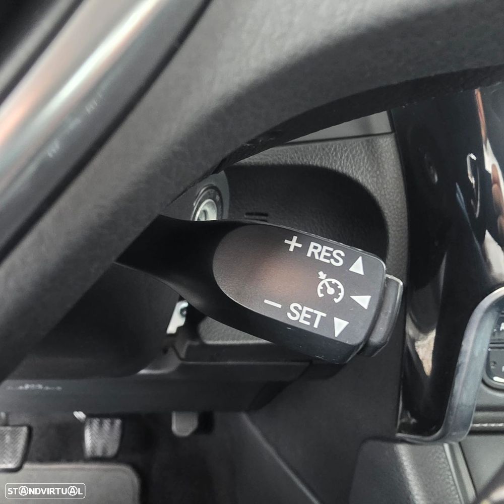 Toyota Auris 1.4 D-4D Comfort+Pack Sport - 21