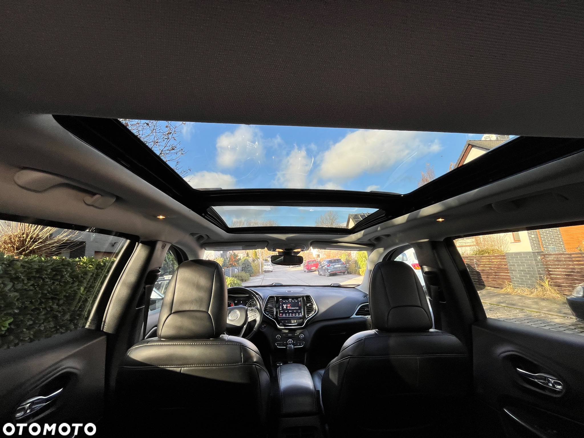Jeep Cherokee - 22