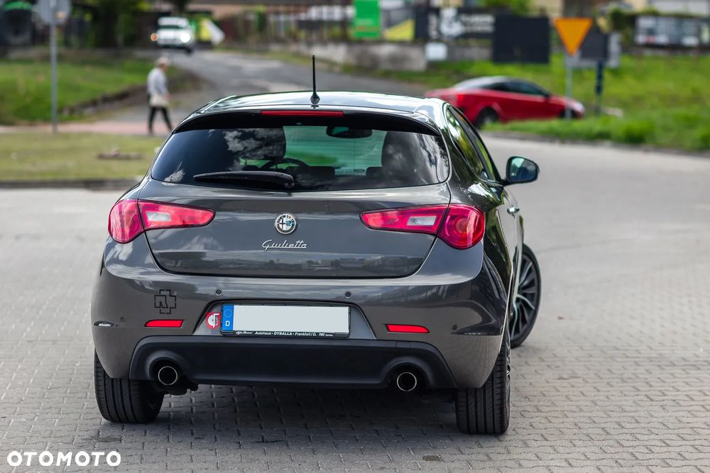 Alfa Romeo Giulietta 2.0 JTDM 20V TCT Speciale - 10