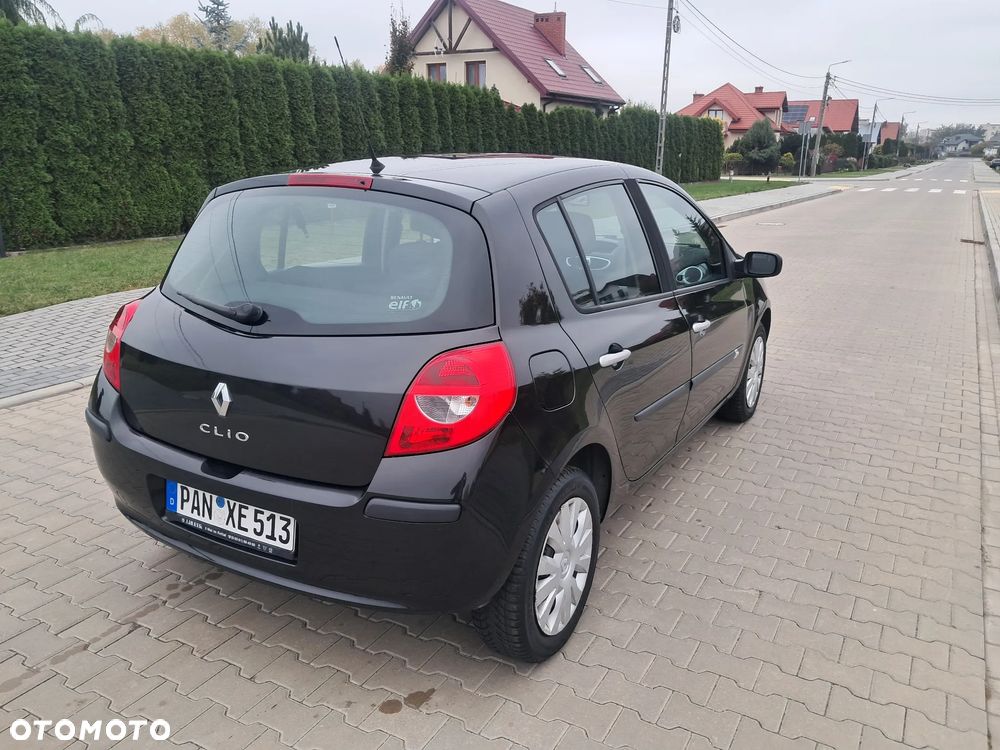 Renault Clio - 7