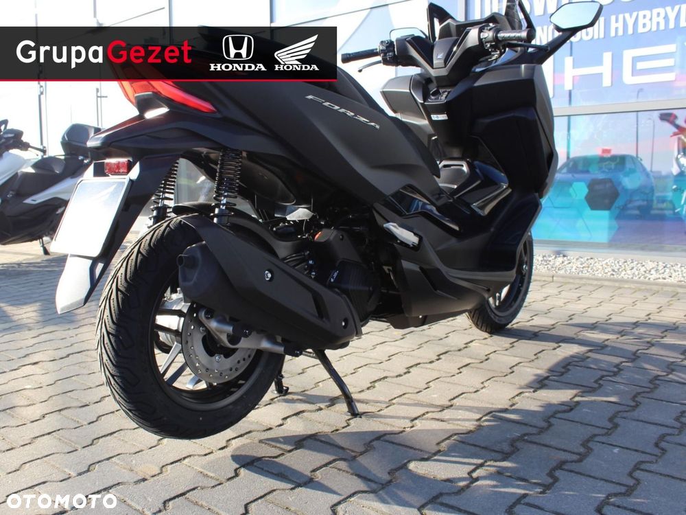 Honda NSS - 11