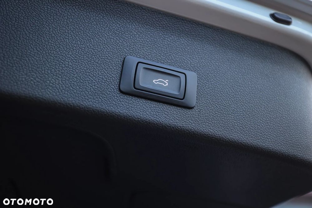 Audi A4 Avant 2.0 TDI DPF quattro S tronic S line Sportpaket - 18