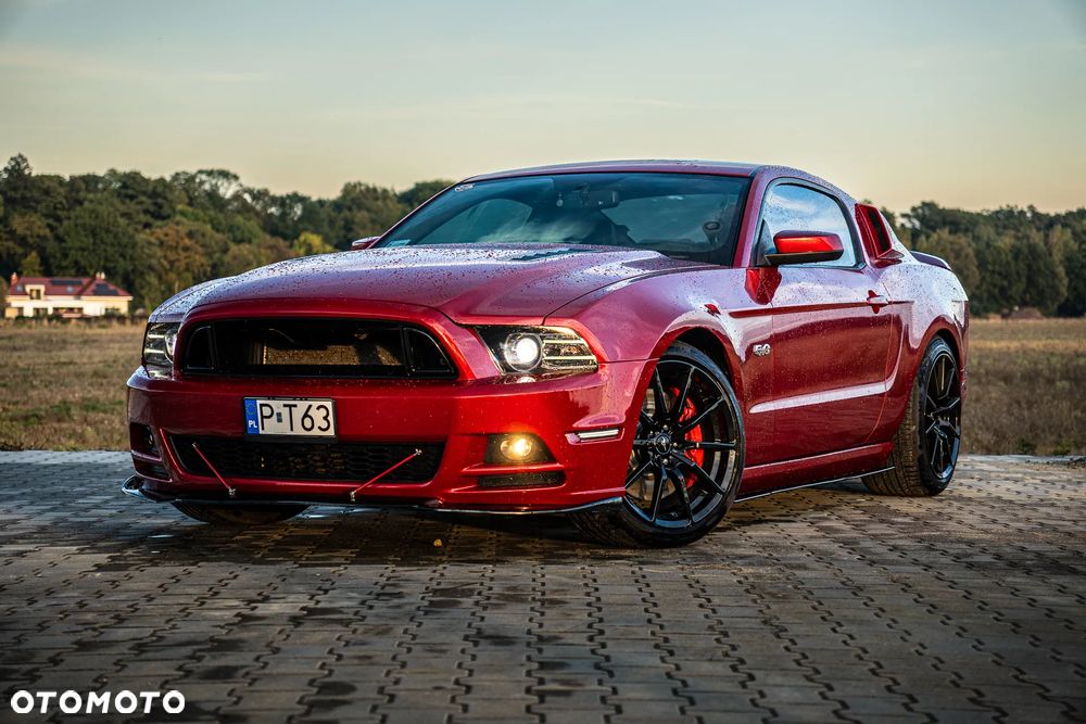 Ford Mustang ver-5-0-v8-gt-premium - 2