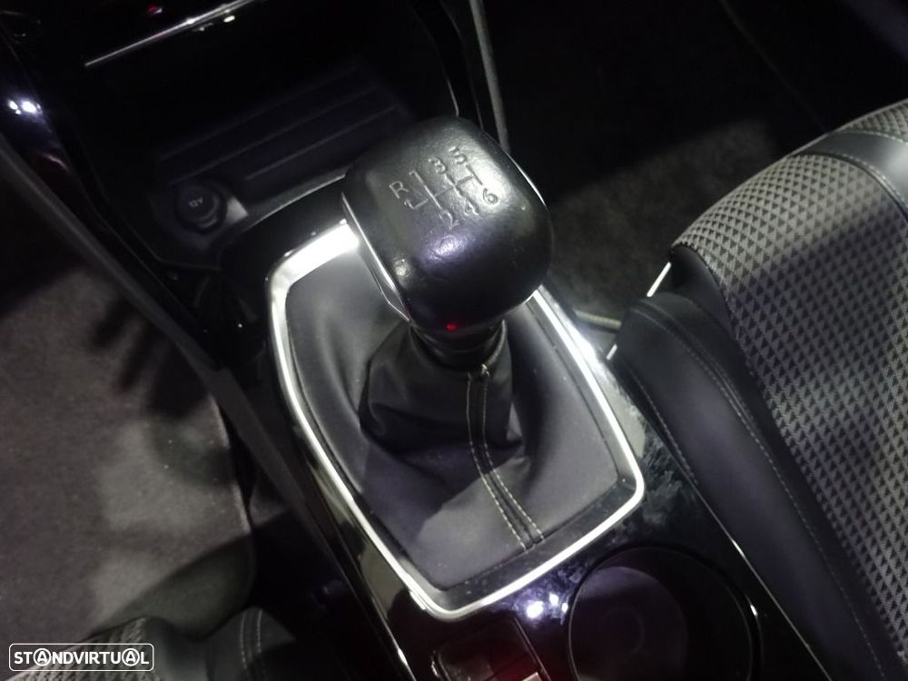 Peugeot 2008 1.5 BlueHDi GT - 29