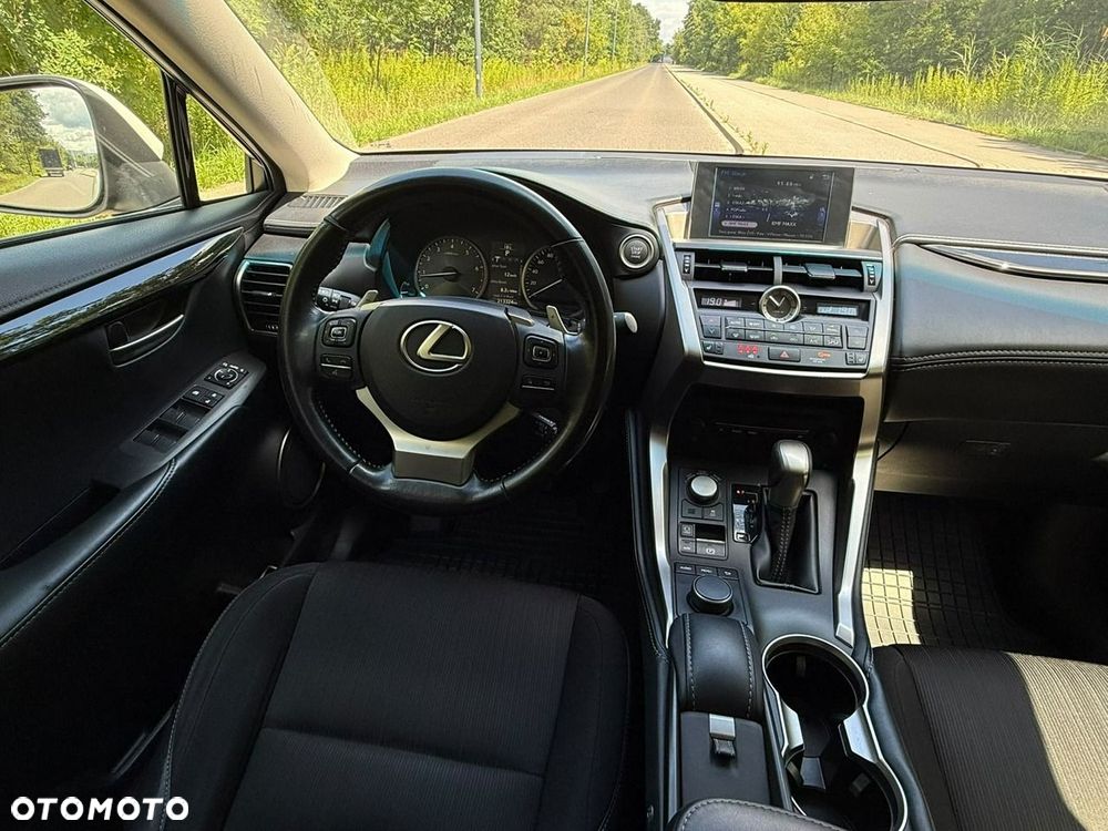 Lexus NX 200t AWD Business Edition - 29