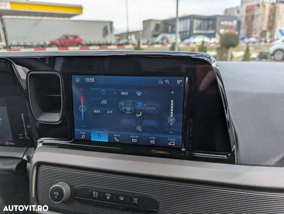 Ford Transit Courier - 17