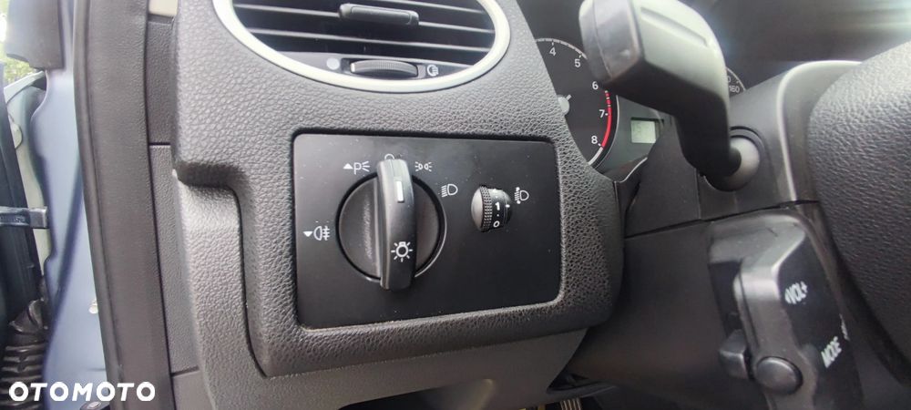 Ford Focus 1.6 Sport - 23