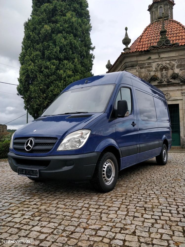 Mercedes-Benz Sprinter - 2