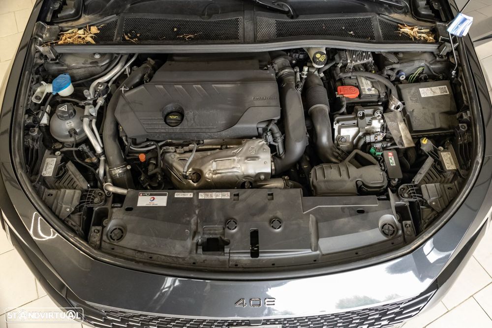 Peugeot 408 1.6 Hybrid Allure e-EAT8 - 12