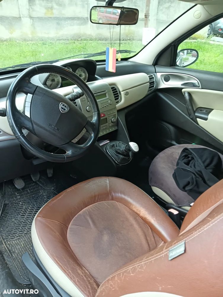 Lancia Ypsilon Y 1.4 16v Argento - 4