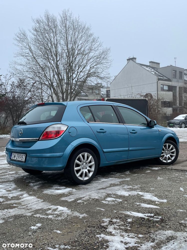 Opel Astra 1.6 Sport Easytronic - 4