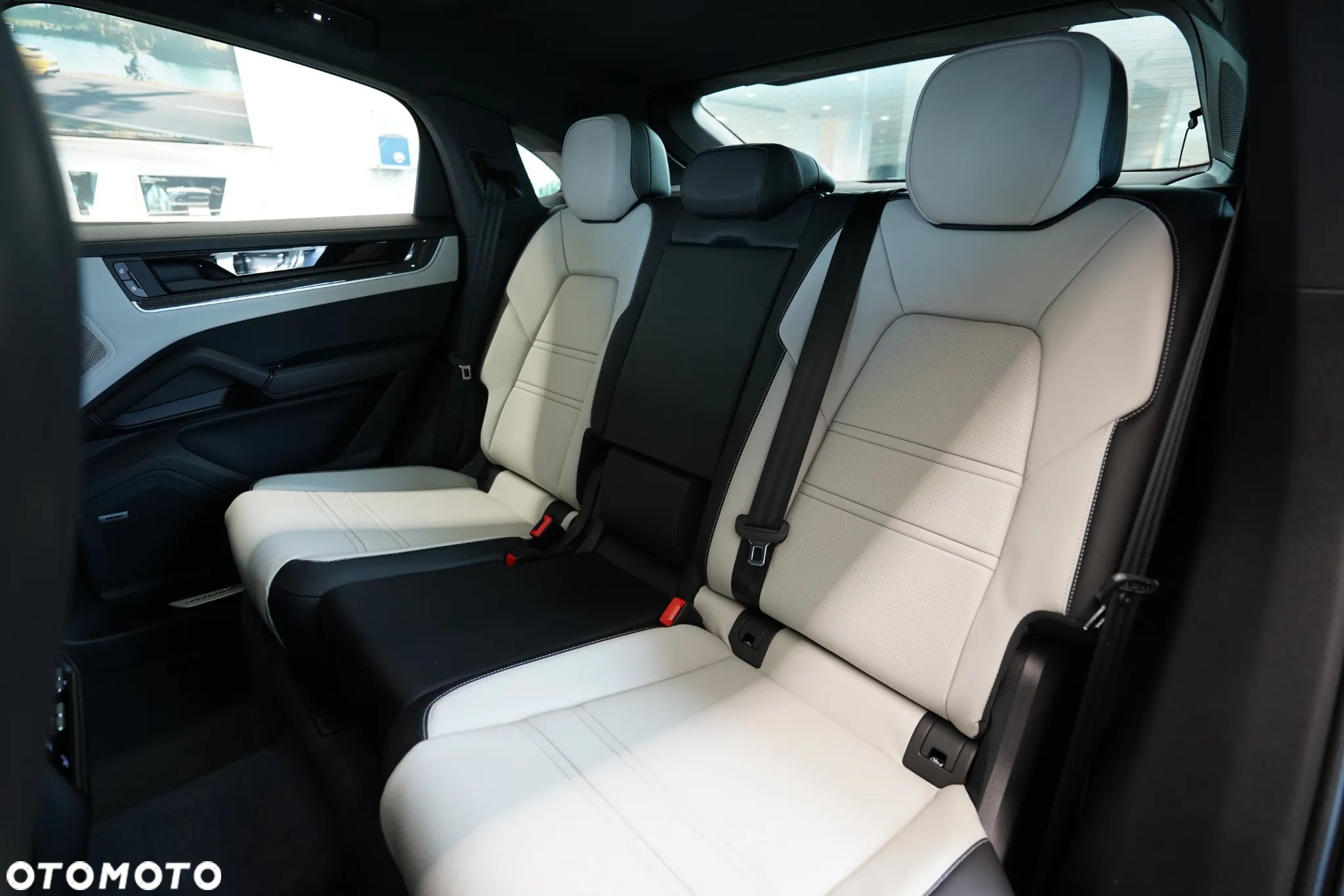 Porsche Cayenne Coupe S - 12