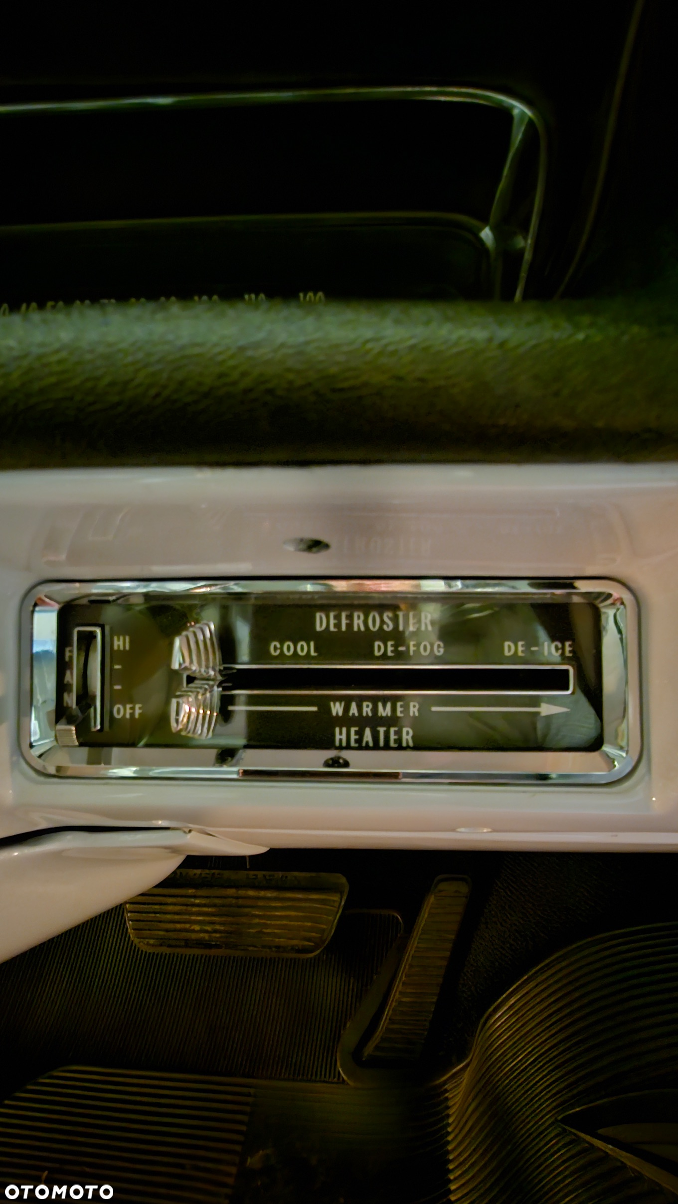 Cadillac Deville - 36