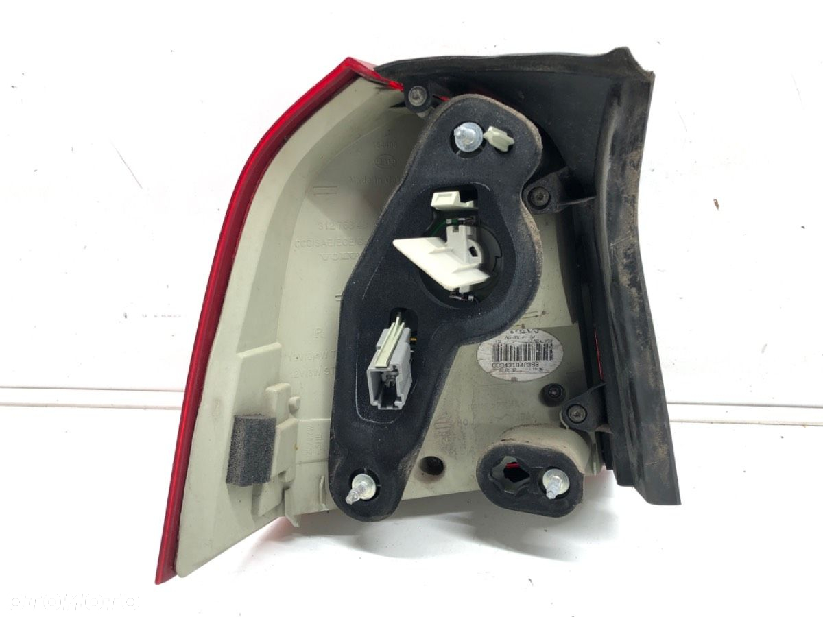 LAMPA PRAWY TYŁ - 243.00 PLN - VOLVO V70 III (135) 2007 - 2016 T5 177 kW [241 KM] benzyna 2010 - - 3