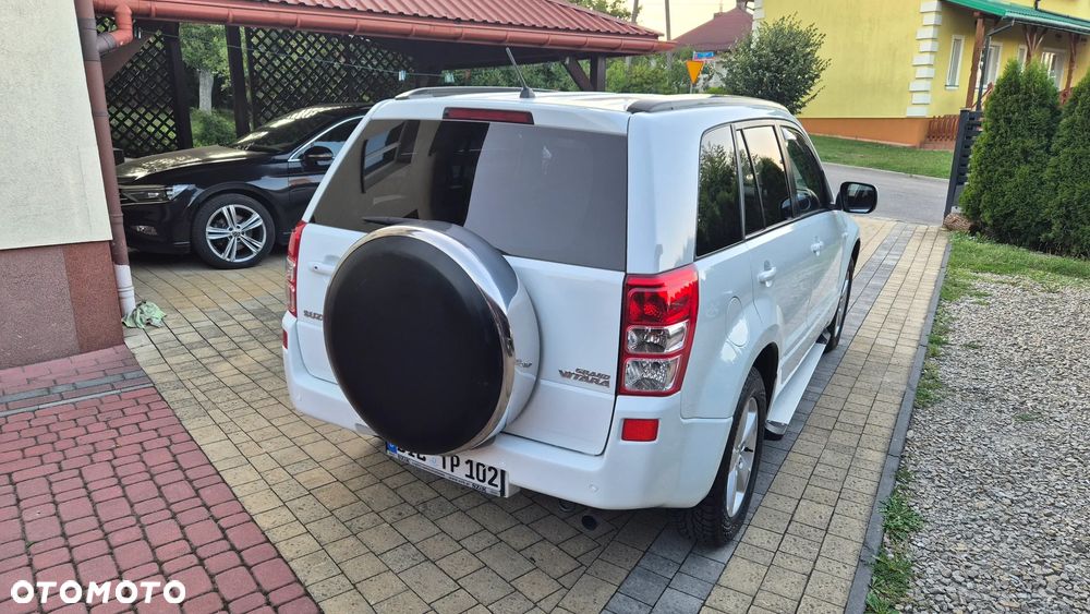 Suzuki Grand Vitara 2.0 Comfort + Family - 13