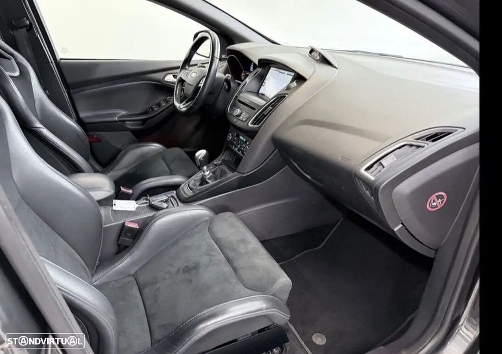 Ford Focus 2.3 EcoBoost RS Pack Performance - 12