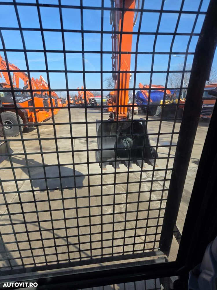Hitachi 14 tone, 2025, NOU, Cupa 0,8m, Adancime sapare 4,5m, latime 2,49m, inst picon pe brate, Aer conditionat, hidraulica HITACHI, protectie cabina, motor ISUZU, posibilitate leasing-PROMOTIE 79.900 EUR+Tva - 24