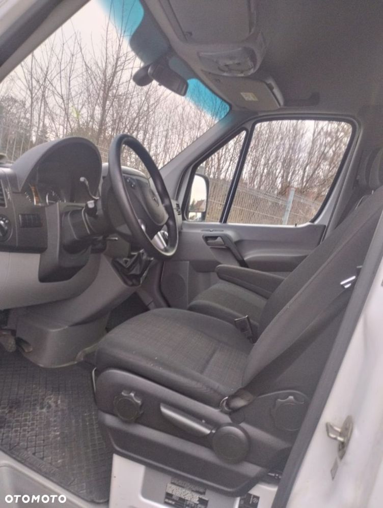 Mercedes-Benz Sprinter - 11