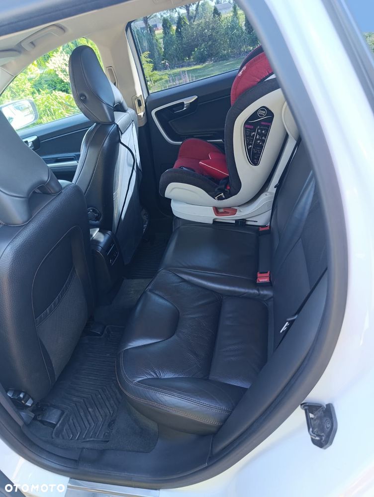 Volvo XC 60 2.4D AWD - 10