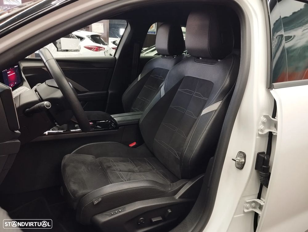 Opel Astra 1.2 T GS - 19