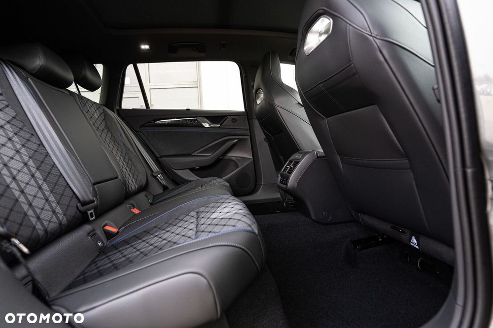 Volkswagen Passat - 15