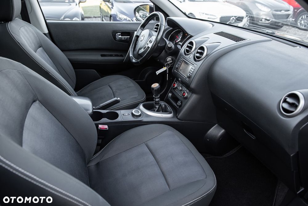 Nissan Qashqai 2.0 4 x 4 360 - 17