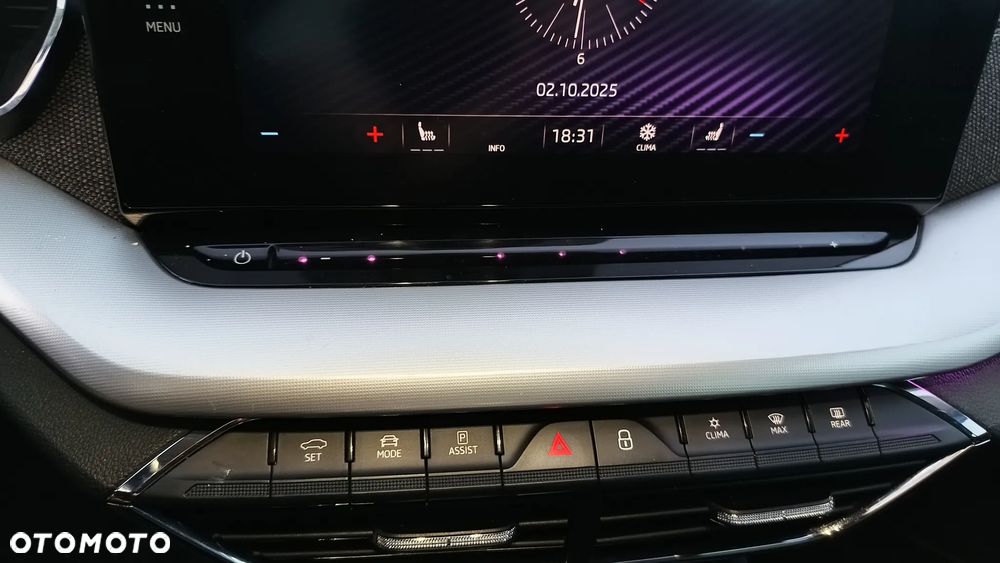 Skoda Octavia Combi 2.0 TDI DSG 4x4 Scout - 24