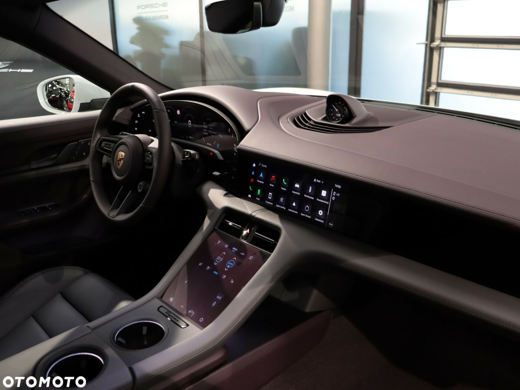 Porsche Taycan Performance Plus - 14
