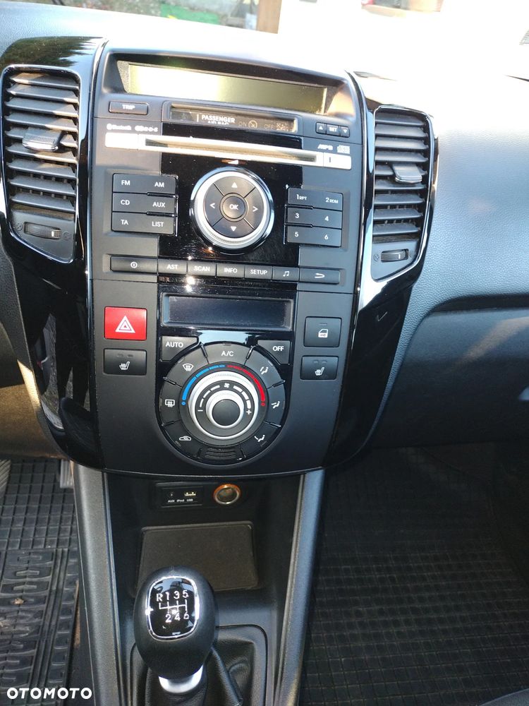 Kia Venga - 7