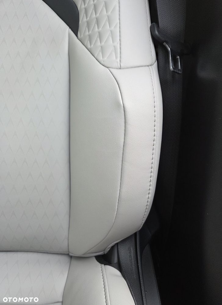 Lexus UX - 7