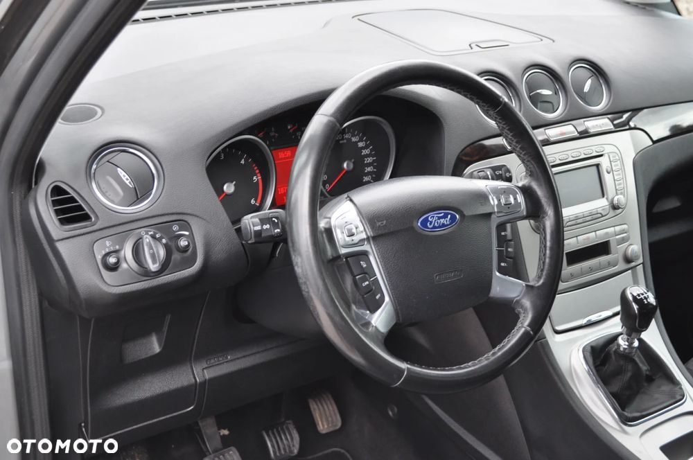 Ford Galaxy 2.0 TDCi Ghia - 18