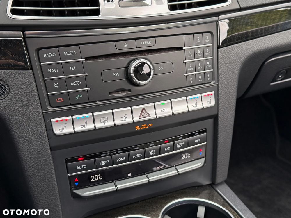 Mercedes-Benz Klasa E 500 BlueEFFICIENCY 7G-TRONIC Avantgarde - 23