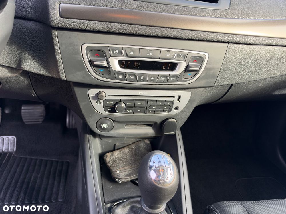 Renault Megane ENERGY dCi 110 Start & Stop Paris Business - 17