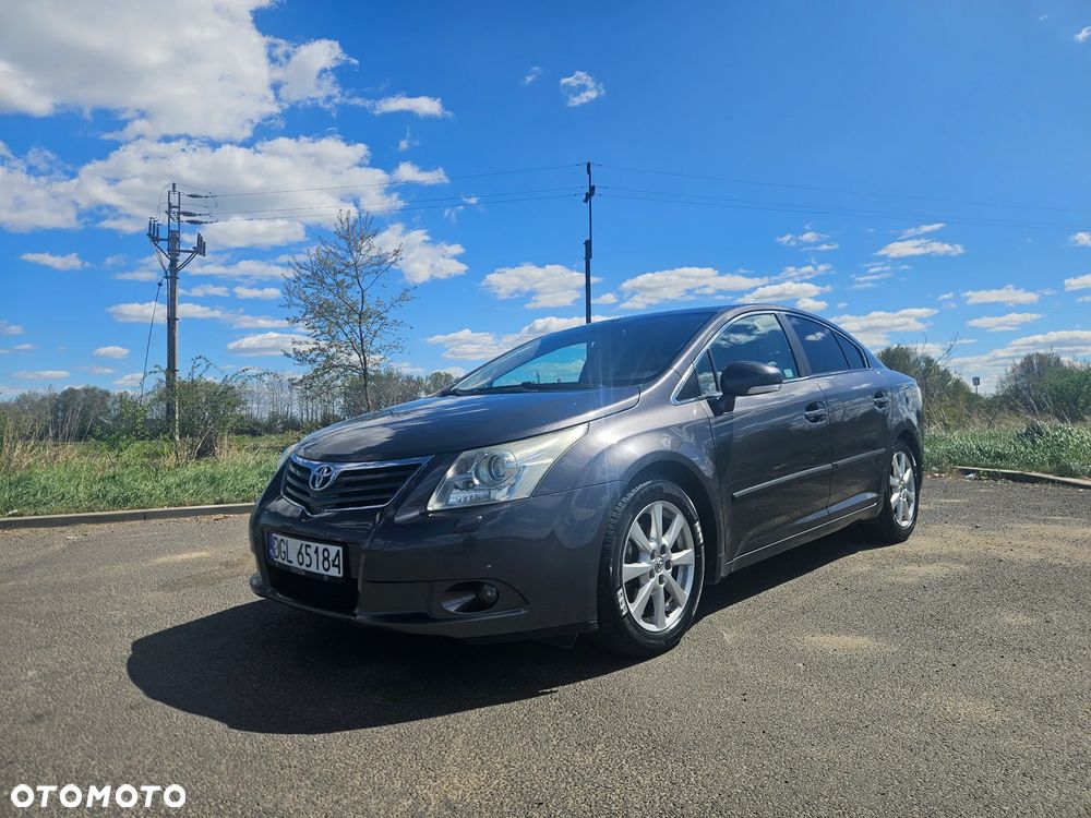 Toyota Avensis 2.0 Sol plus NAVI - 1