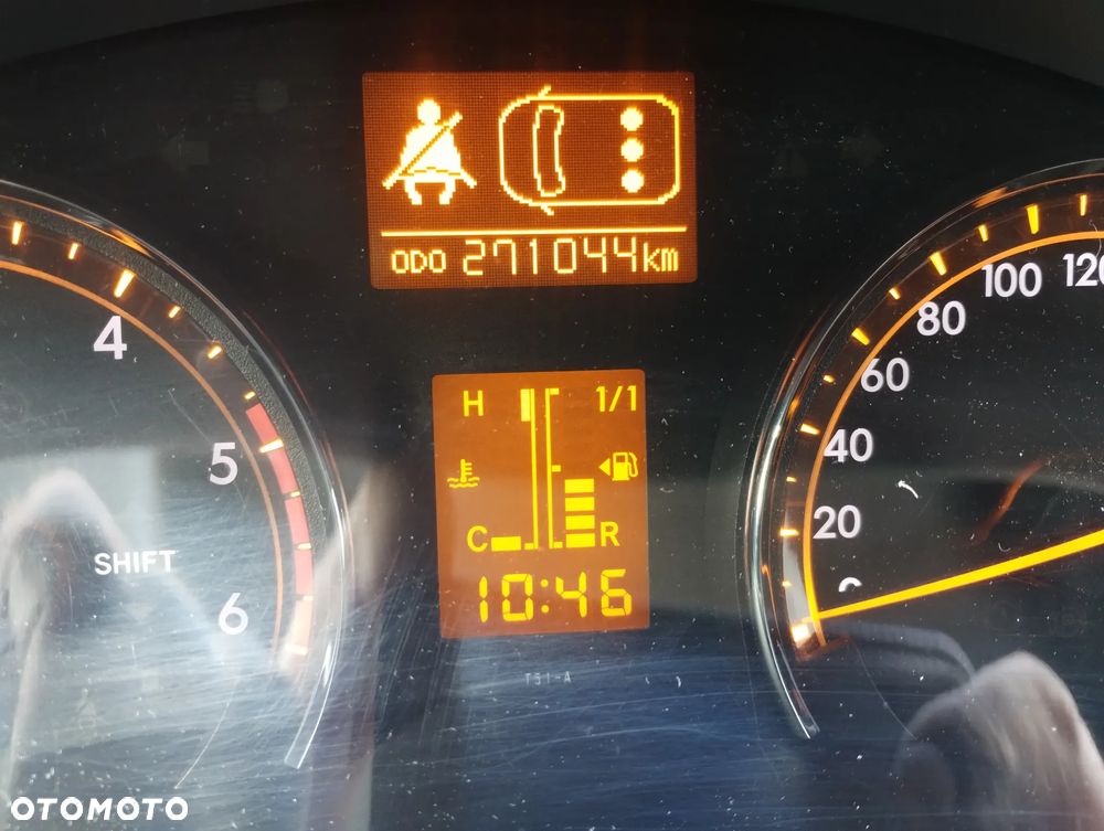 Toyota Avensis 2.0 D-4D - 17