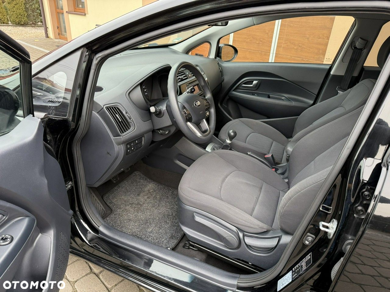 Kia Rio - 15