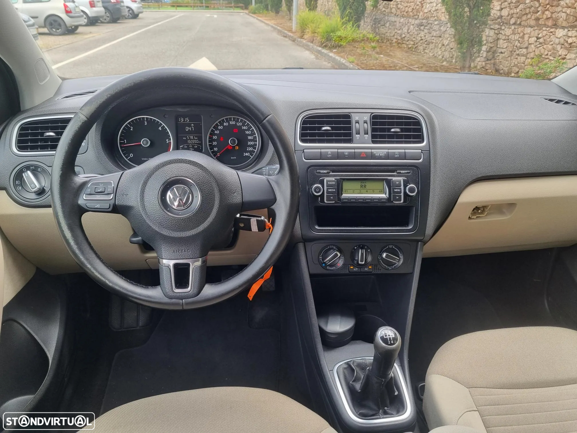 VW Polo 1.6 TDI Confortline BlueMotion - 9
