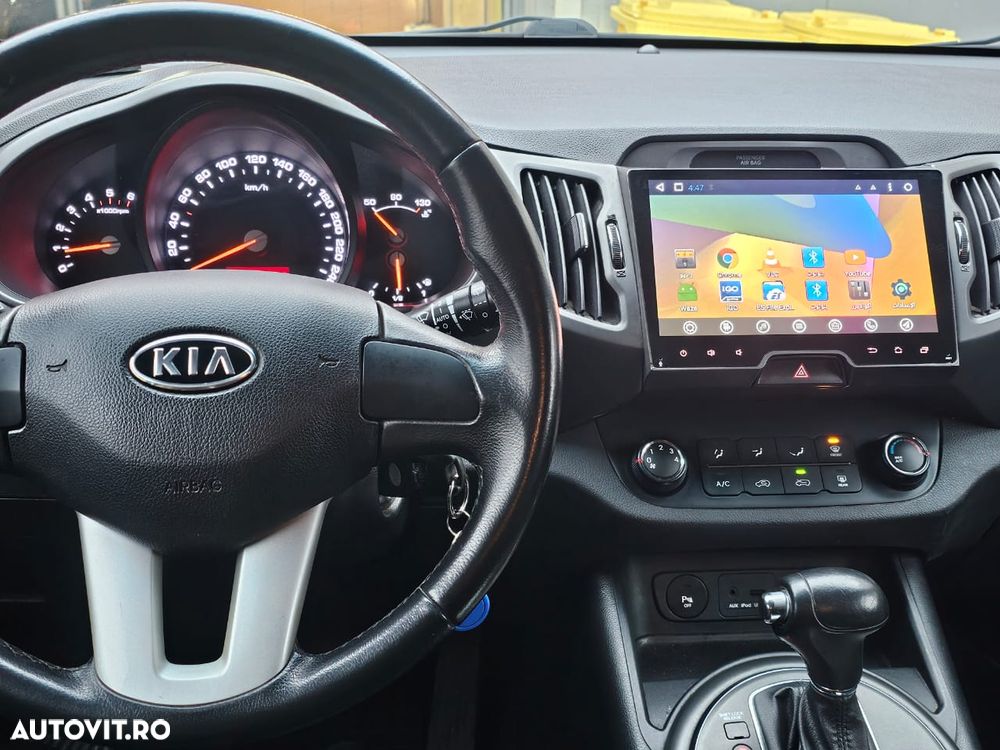 Kia Sportage 2.0 CRDI 4WD Automatik Dream-Team Edition - 4